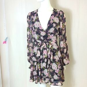 Floral V-Neck Dress with Ruffles Large